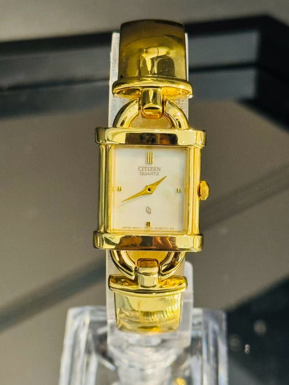 Vintage Citizen Ladies Watch Gold Tone MOP Dial Bracelet New Battery Working
